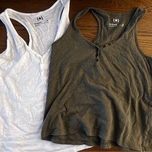 Banana Republic Sleeveless T shirt - size M  (two pack, white / hunter green)
